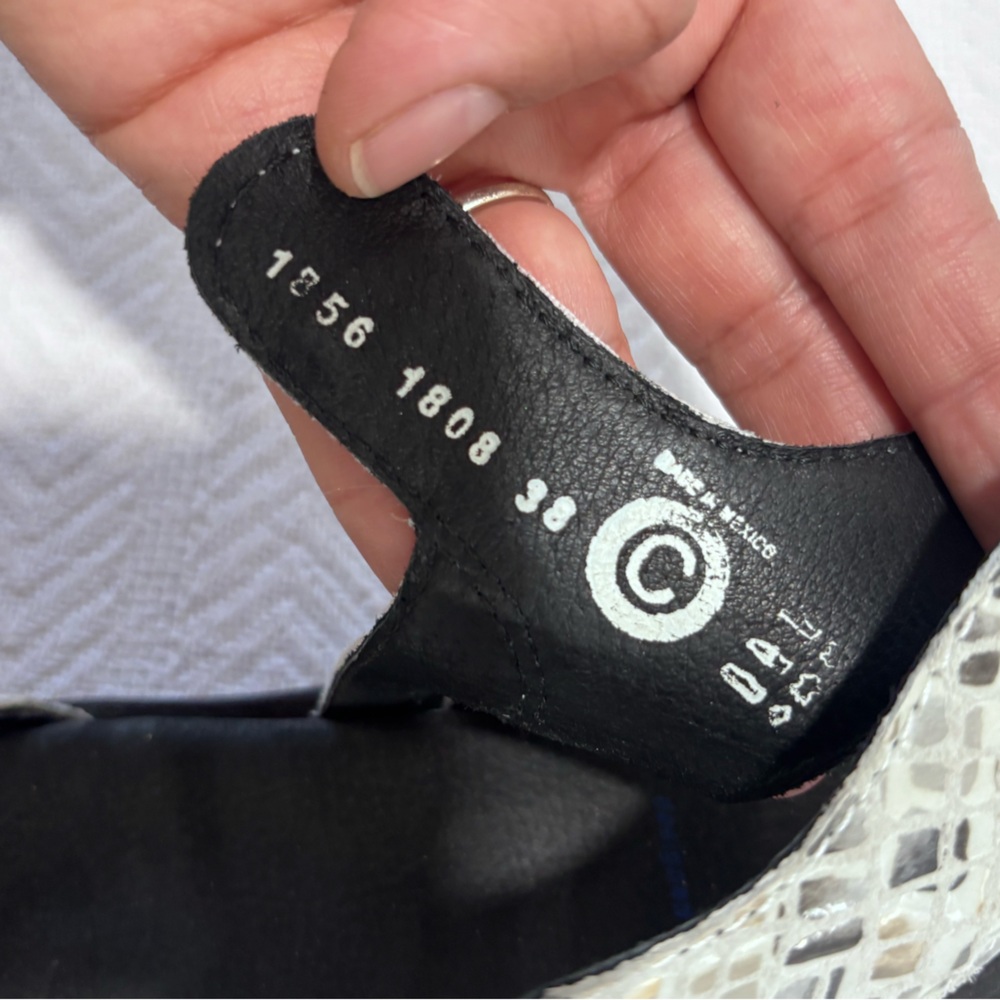 Wolky Black and White Sandals - Picture 5 of 8